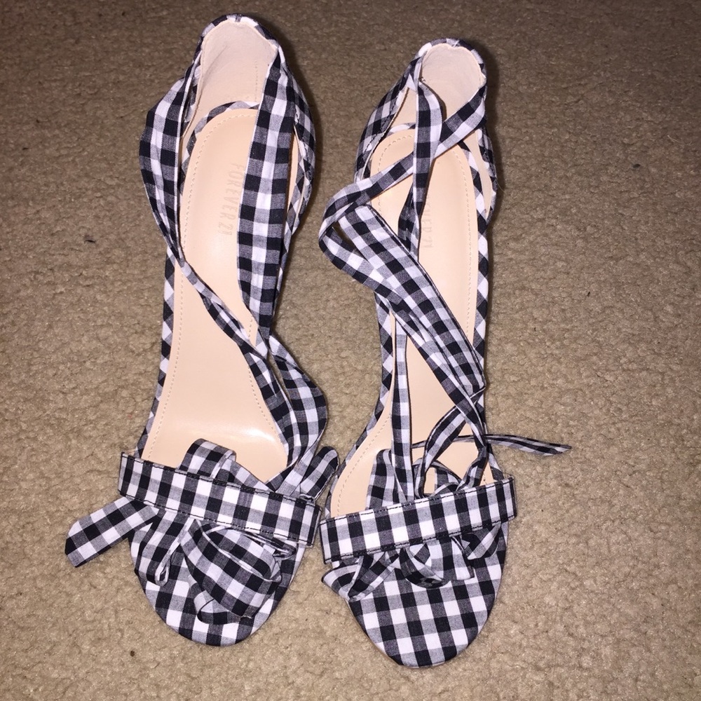 NWOT Gingham Wrap Heels